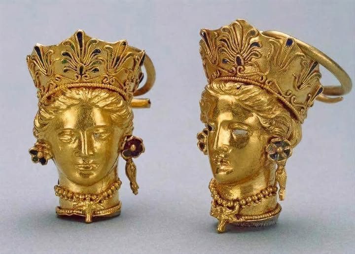 Timeless Elegance: Hellenistic Gold Earrings from Ancient Canosa